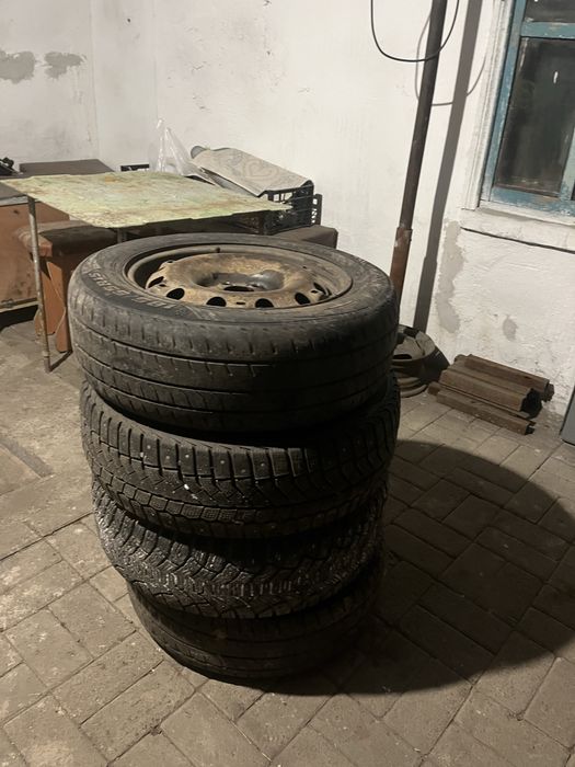 4 Шины 2липучки 2 шипованные шины