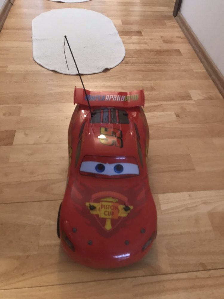 Masina mare cu telecomanda Lightning Mcqueen