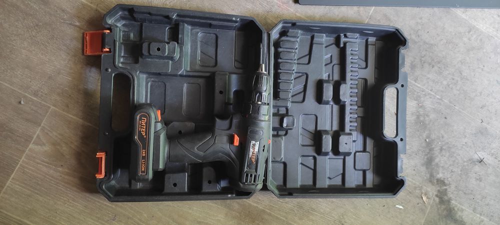 Шуруповёрт Питер 24 в