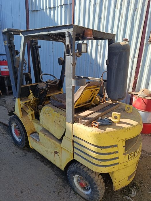 Vând Stivuitor Caterpilar motor diesel( factura)