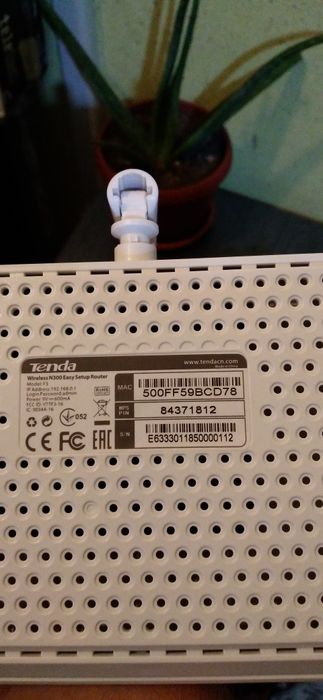 Router Tenda folosit dar ca nou