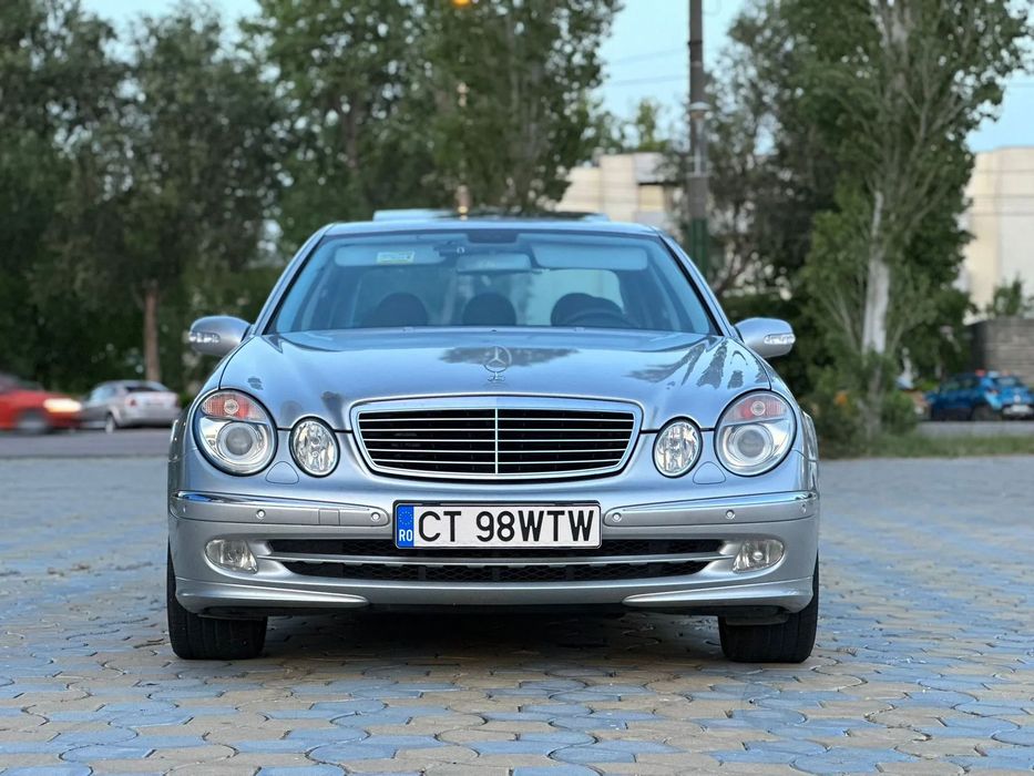 Mercedes-Benz E Autoturism în stare impecabilă, întreținut în mod corespunzător.