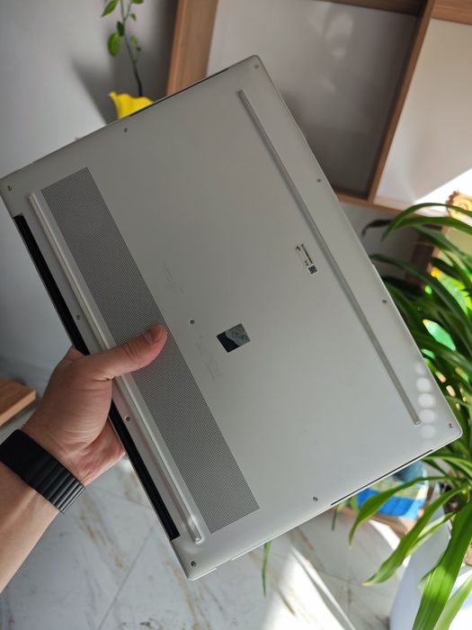 Asus Zenbook s16 1T/32GB Oled 2025