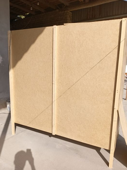 Tovuqxona, parandalar uchun maxsus qafas