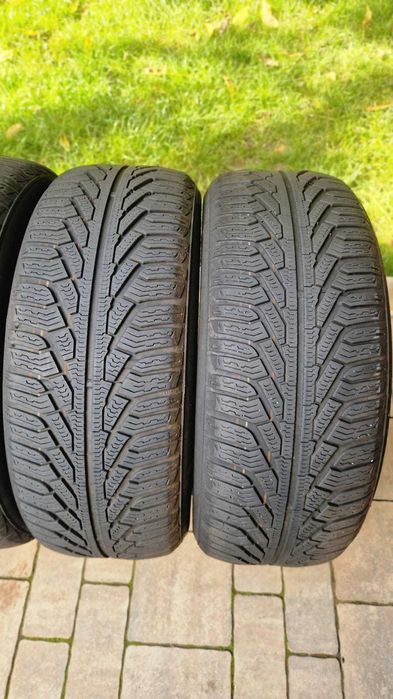 Anvelope iarna 215 55 R 17 Uniroyal