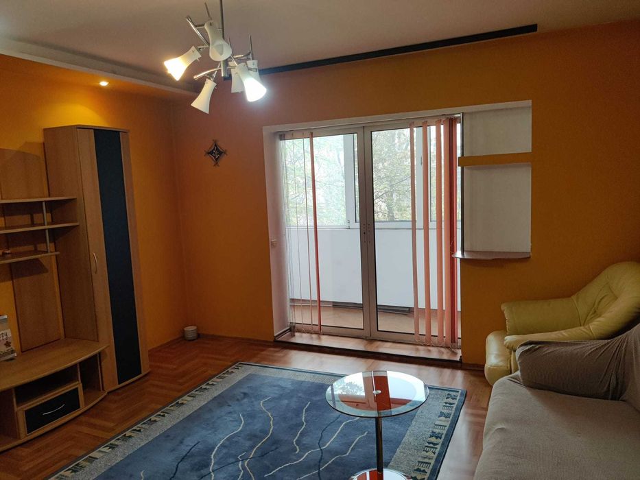 Închiriez apartament trei camere Drumul Taberei Moghioroș Linia 41