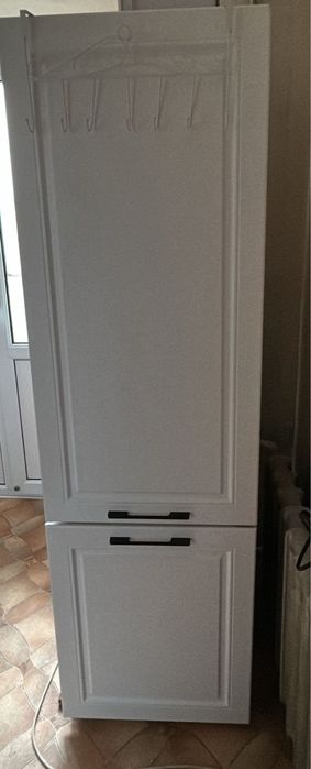 Продам холодильник, морозильник работает отлично,