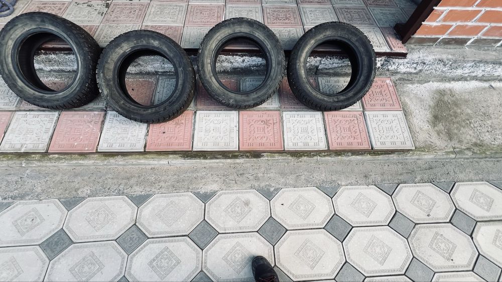 Продам зимни шины r14