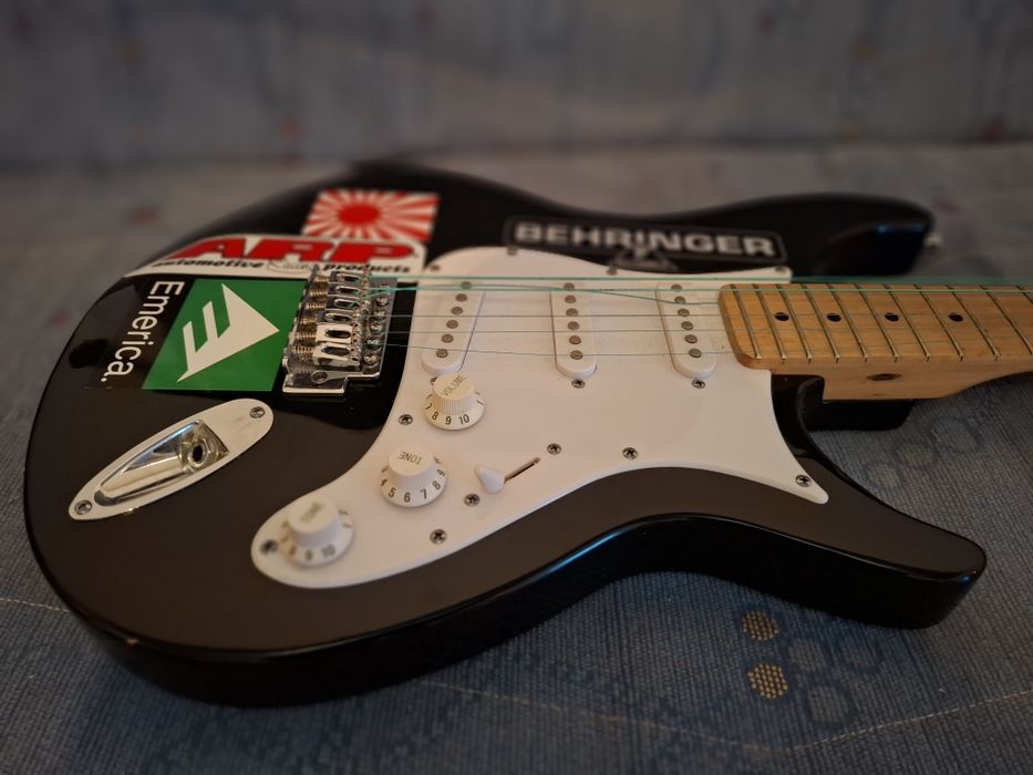 Chitara Electrică Behringer Strat Style - Gata de Scenă!