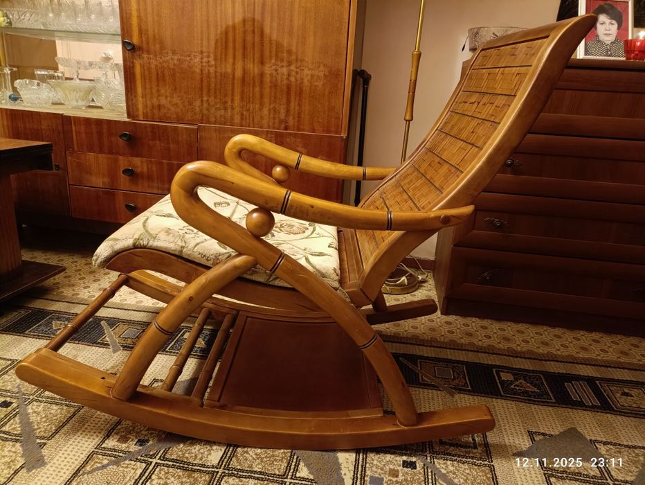 Кресло-каталка деревянная