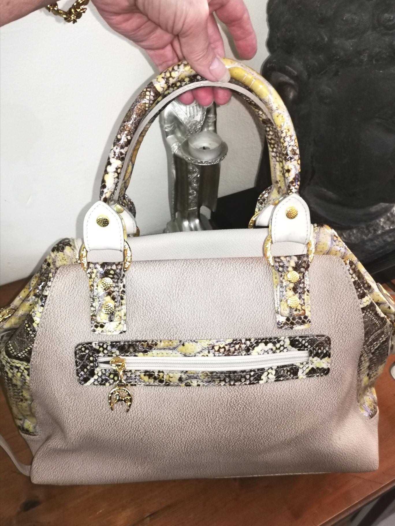 Designer Bag Чантата е модел на марката Cavalinho. Като нова