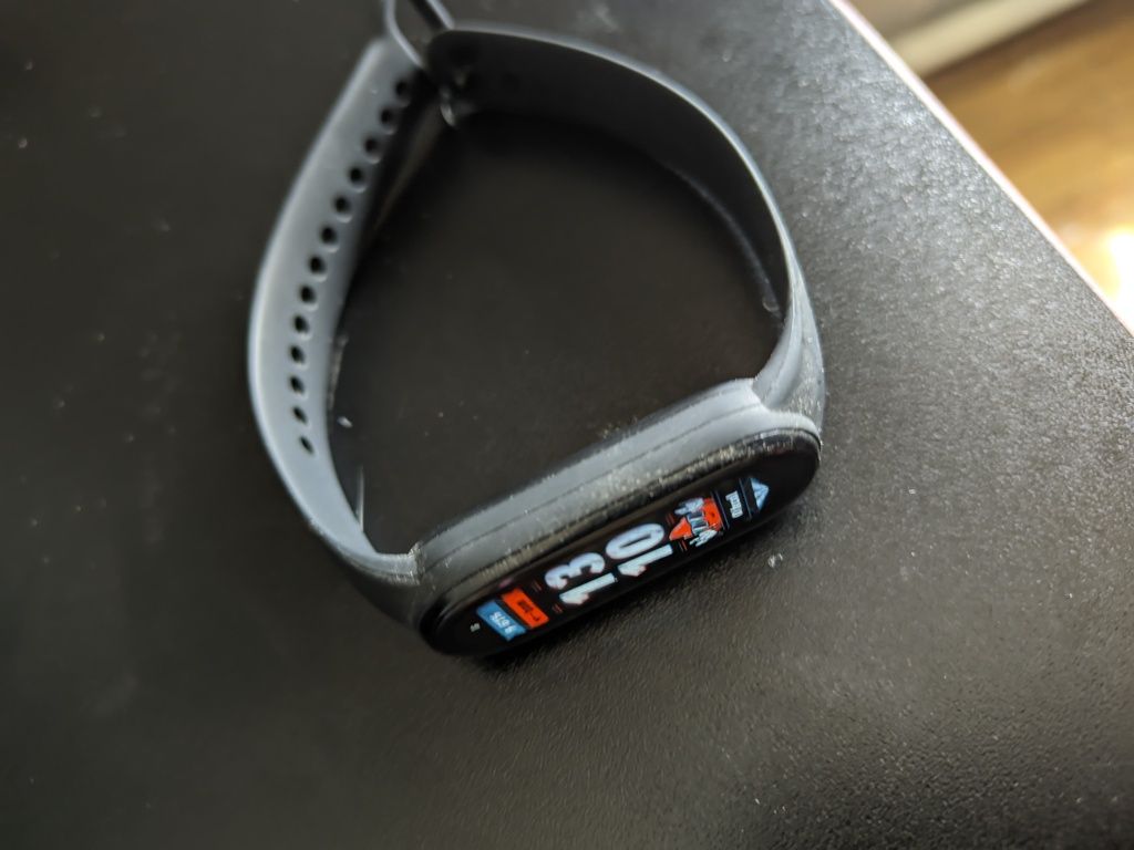 Продам mi band 6