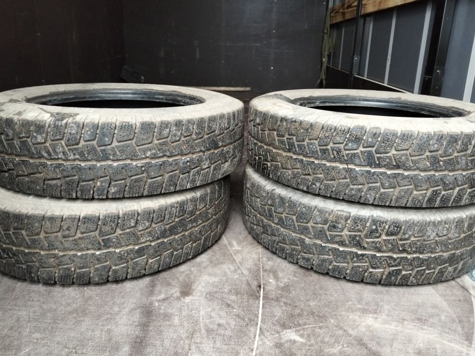 Продам покрышки на Газель