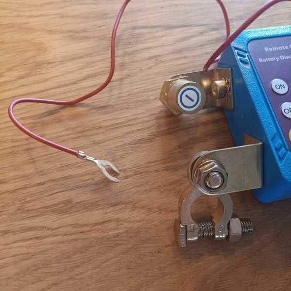НОВ! Автомобилен Kill Switch с дистанционно 12V 240A