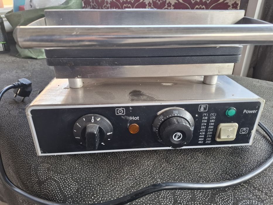 Вафельница профессиональная