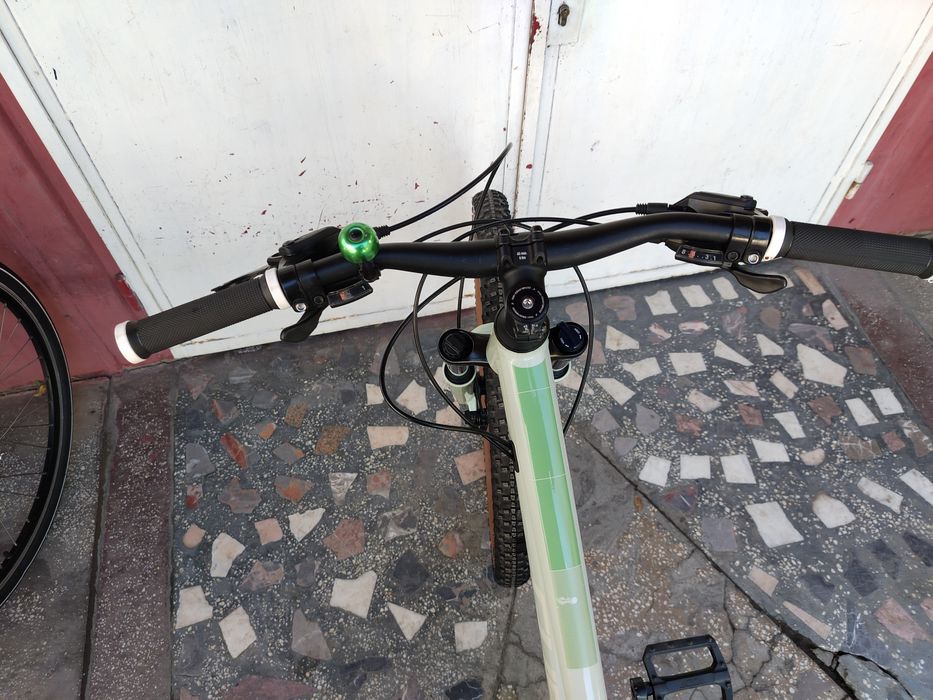 Bicicleta sport Cube de 27,5