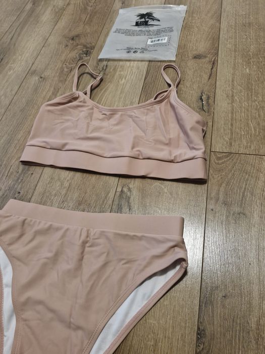 Costum baie nou!