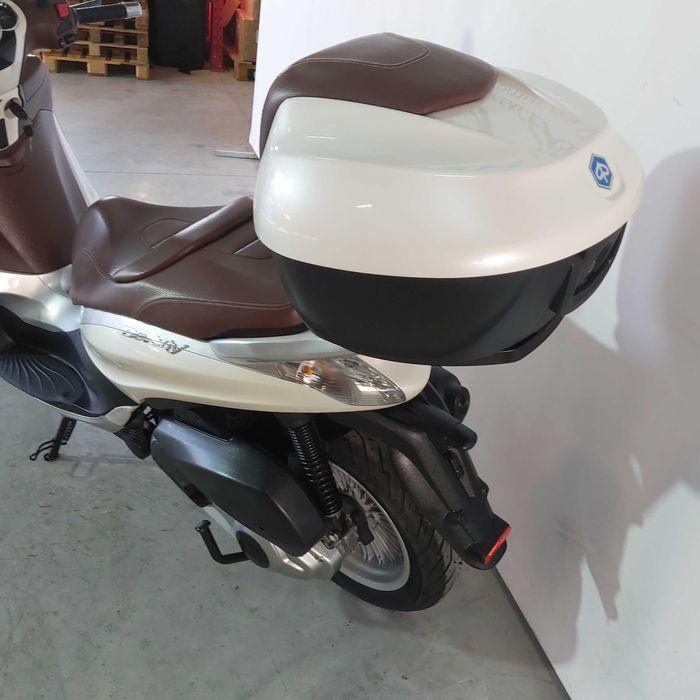 Scuter Piaggio Beverly 300 | P10860 | motomus.ro