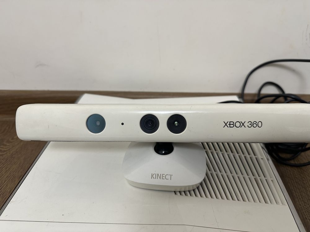 Xbox 360 с Kinect