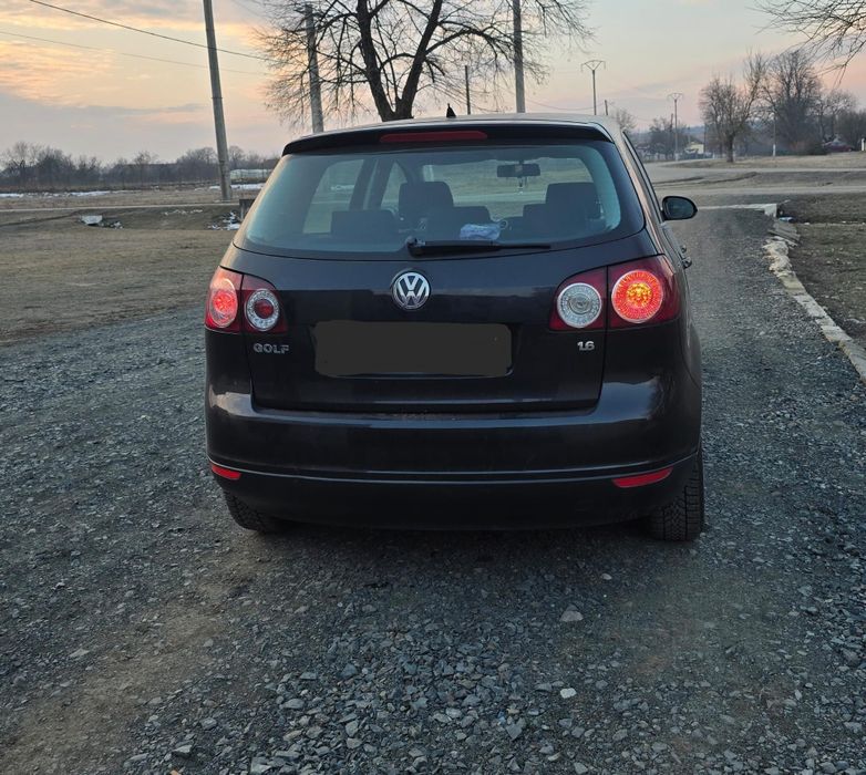 Vând golf 5 plus