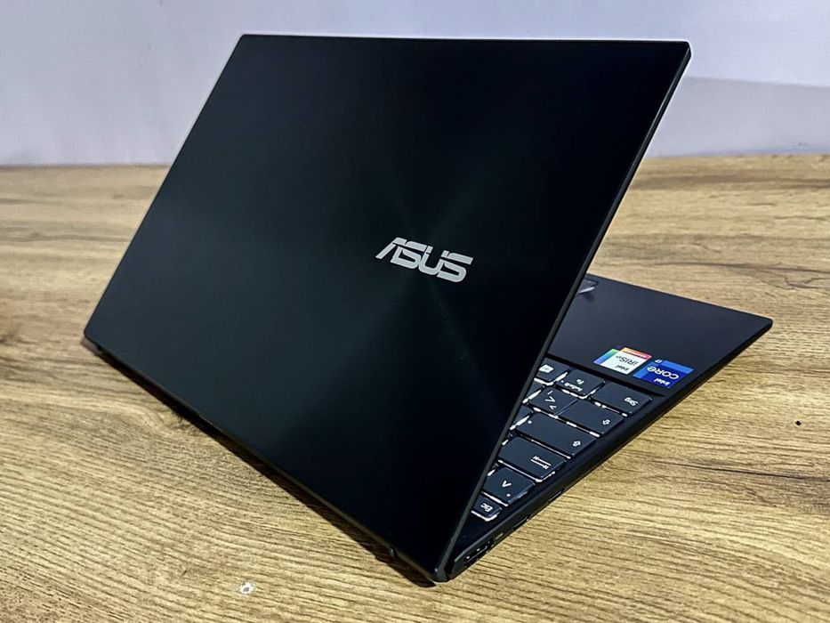 Asus ZenBook Core I7 kuchli notebook