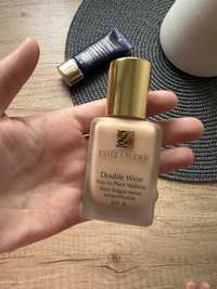 Estee Lauder Stay in place 1C1