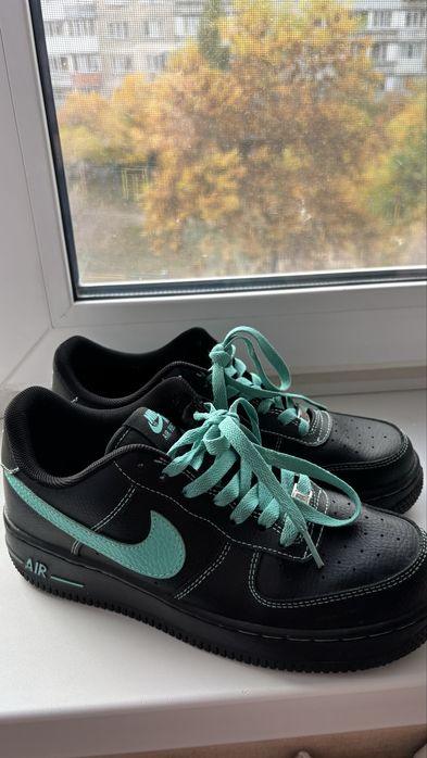 Продам кроссовки найк/ коллекция тиффани