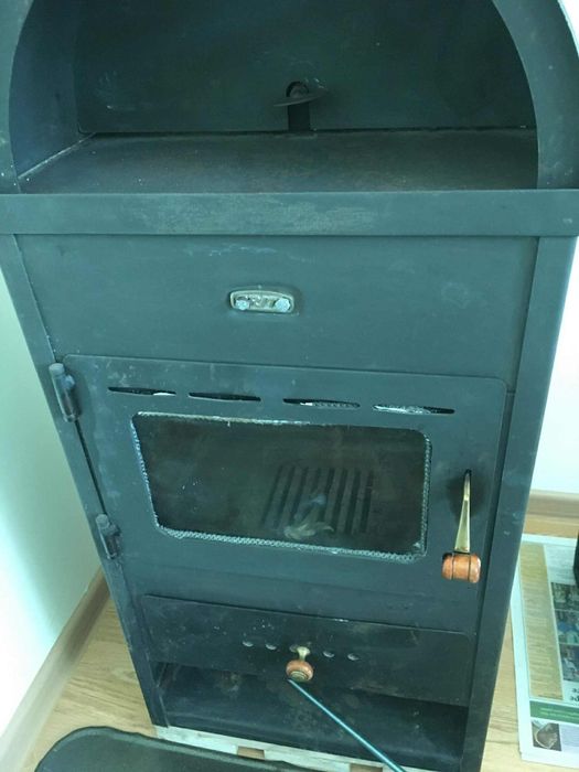 Termosemineu pe lemne, peleti in stare buna cu accesorii incluse
