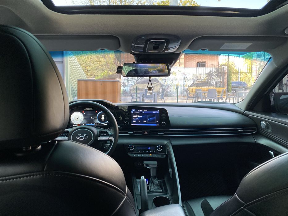 Hyuindai Elantra 2021 пробег 33000.