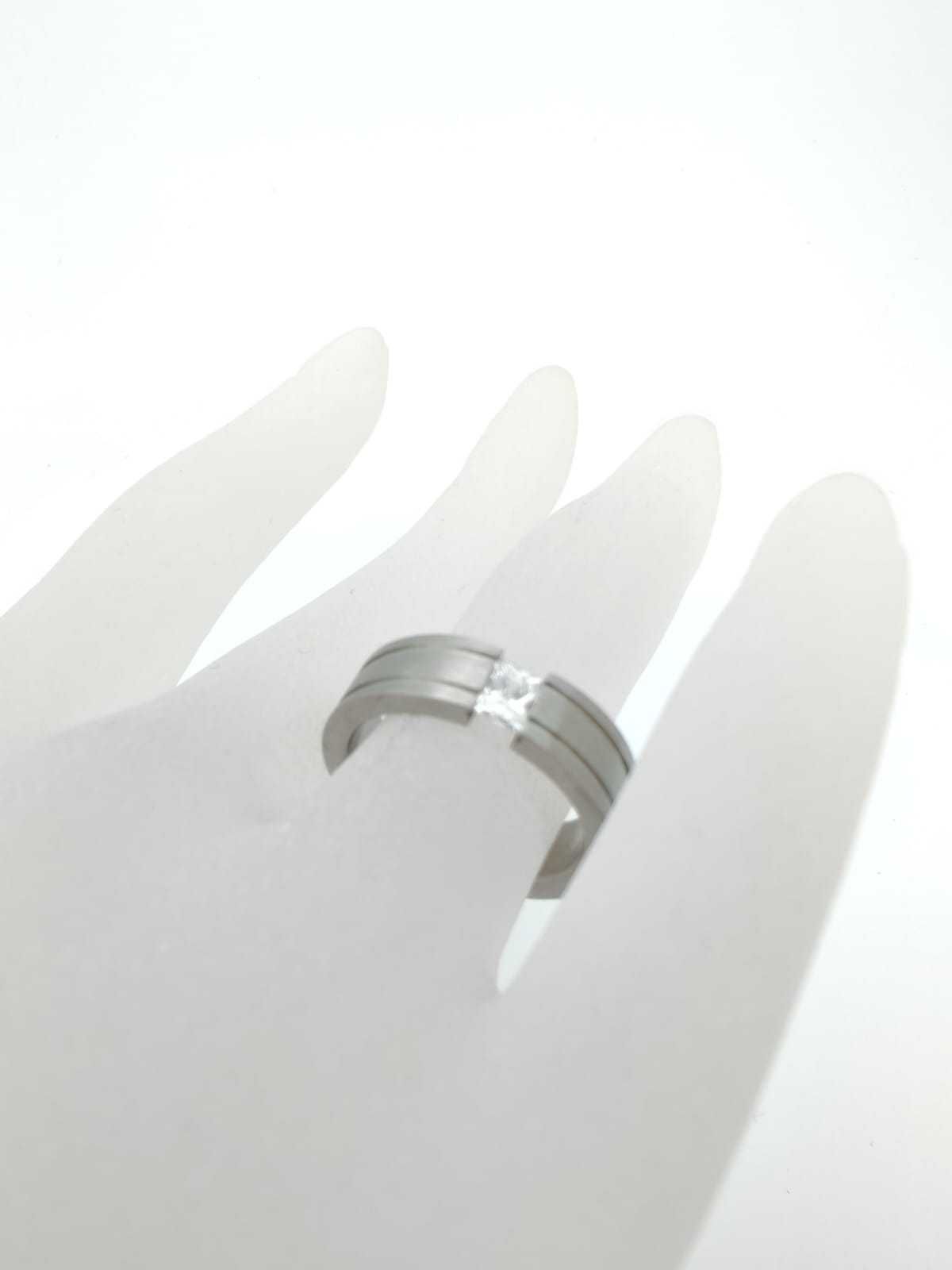 Inel tension cu diamant natural aprox 0.45ct
