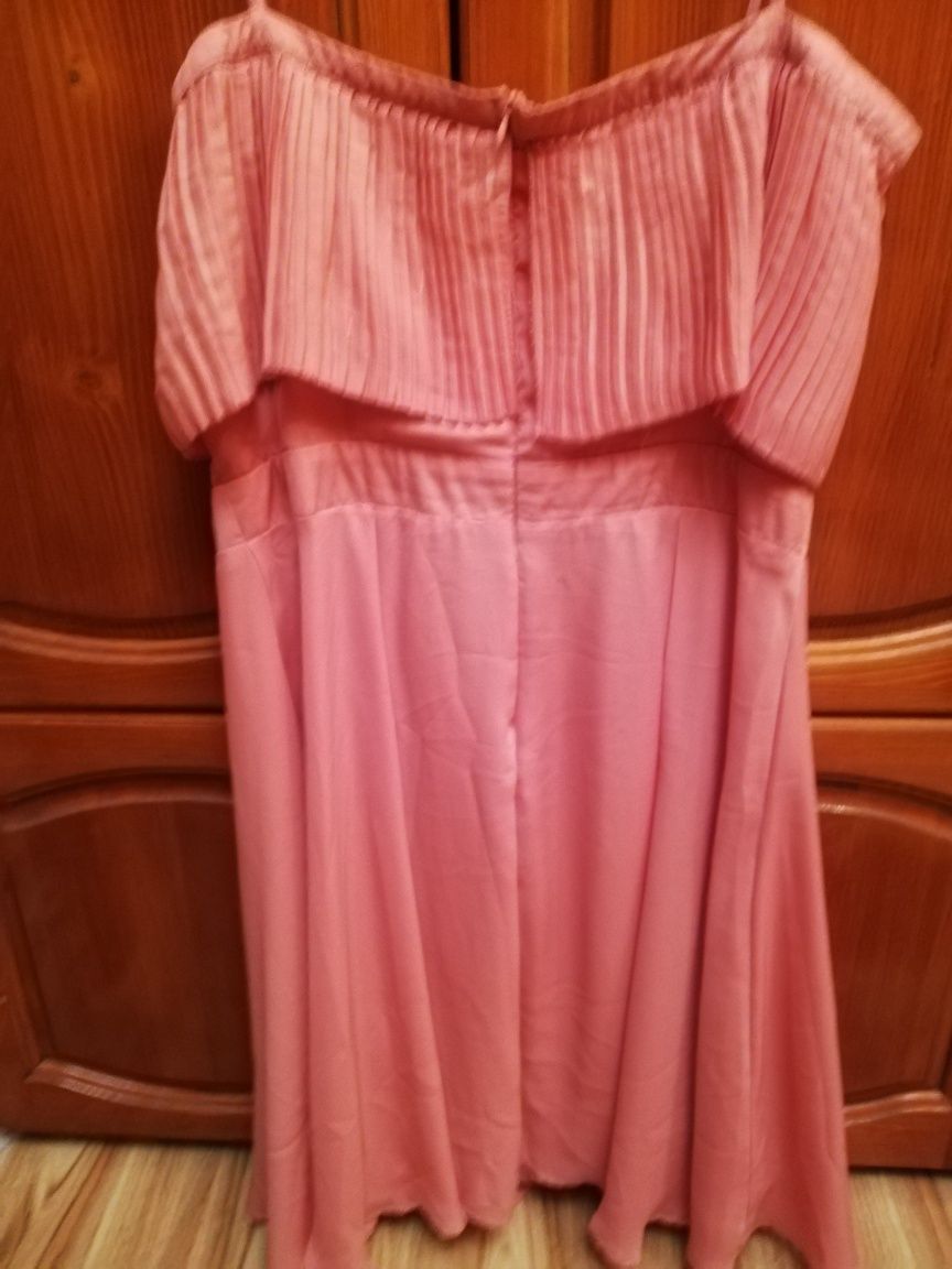 Продавам розова къса лятна рокля