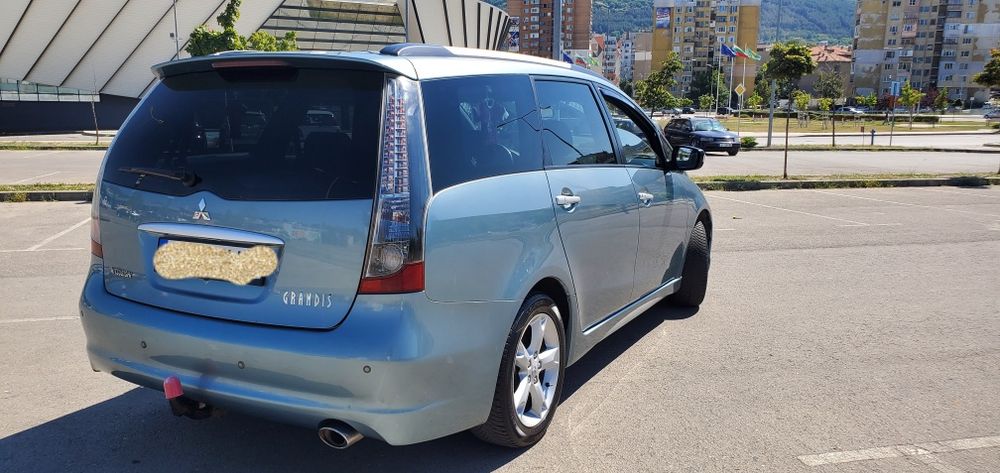 Mitsubishi Grandis 2.4i 165кс