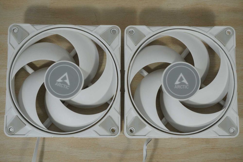 2x 120mm Вентилатора Arctic White P12 Max / Бели / Вкл.ДДС