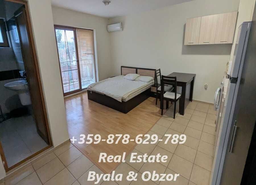 Просторен едностаен апартамент в комплекс с басейн в гр.Бяла