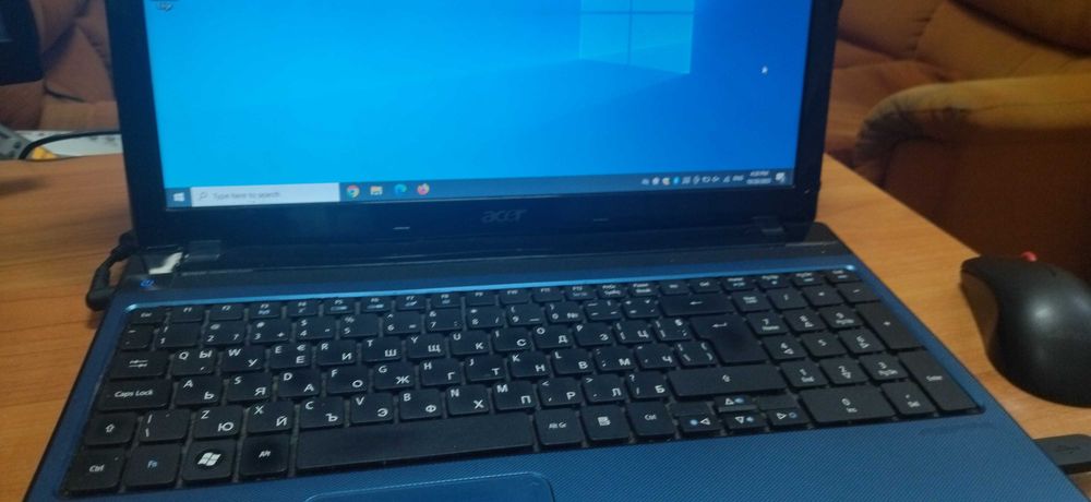 лаптоп  ACER с windows 10