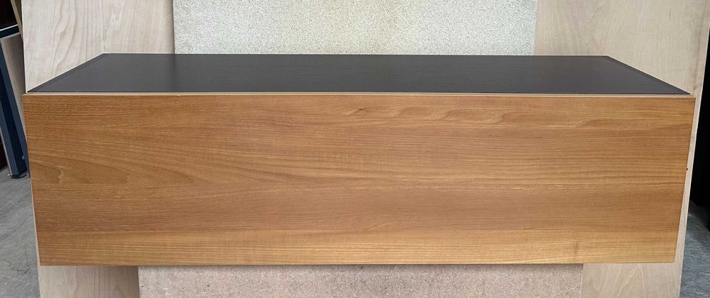 2 buc Dulap suspendat cu rafturi; Mic dulap Soldat cu etajere