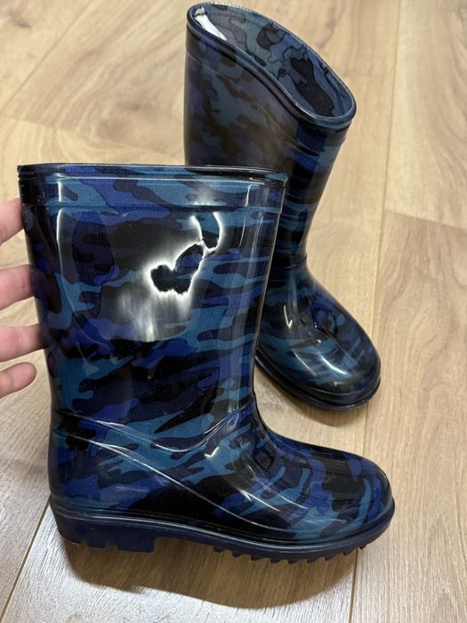 Гучени ботуши за момче