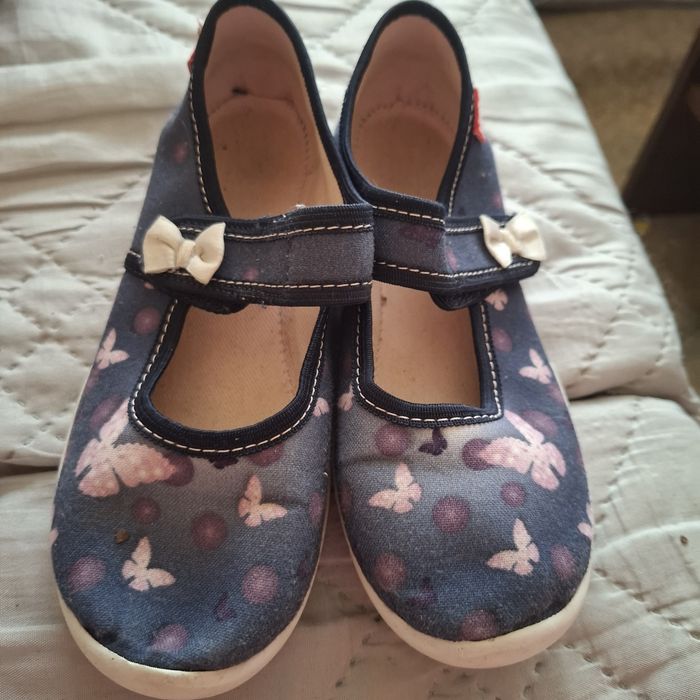 Пантофи за момиче на Колев  и Колев