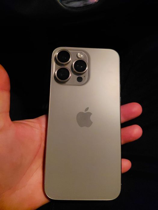 Vand iphone 15 pro max 100% baterie