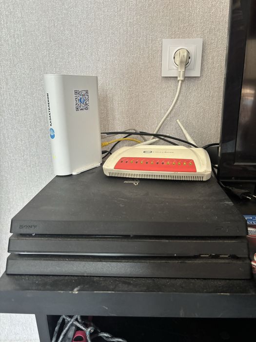 PS4 PRO без джойстика