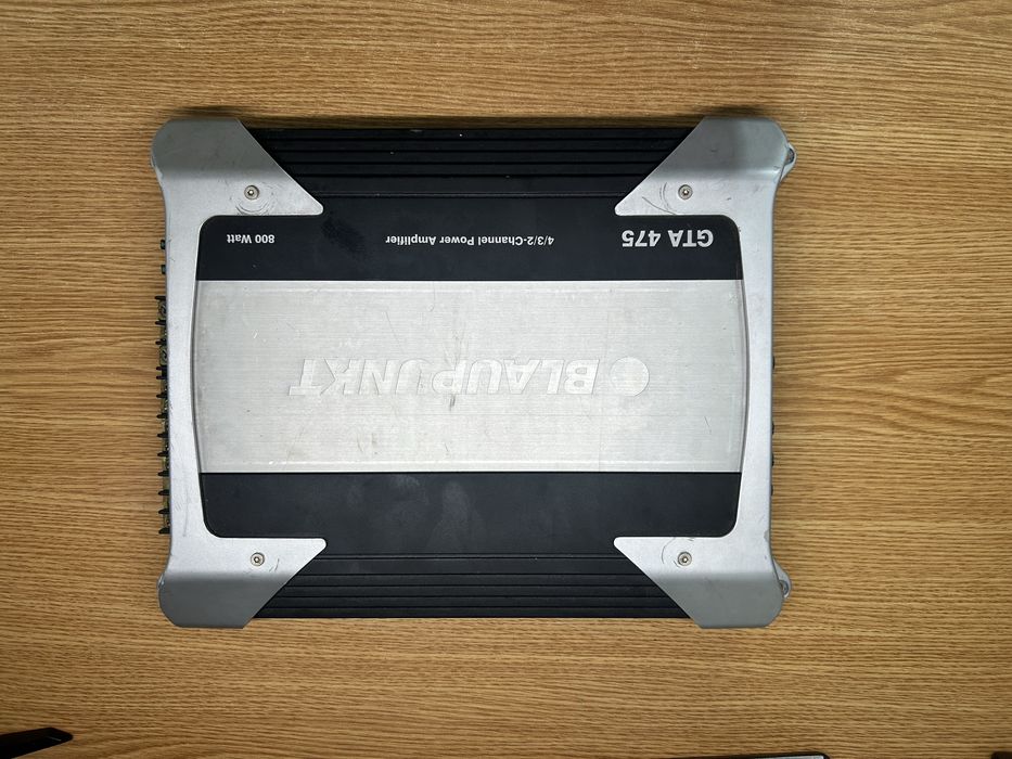 Amplificator BLAUPUNKT- sunet curat , putere mare si pret MIC