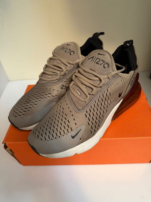 Кроссовки Nike 270