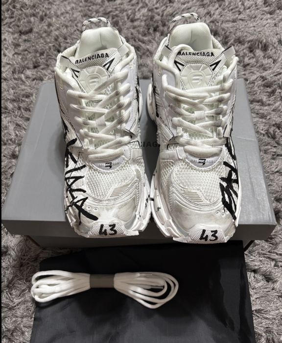 Balenciaga runner graffiti