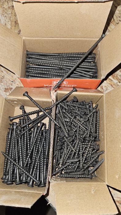 Шурупы с крупной резьбой