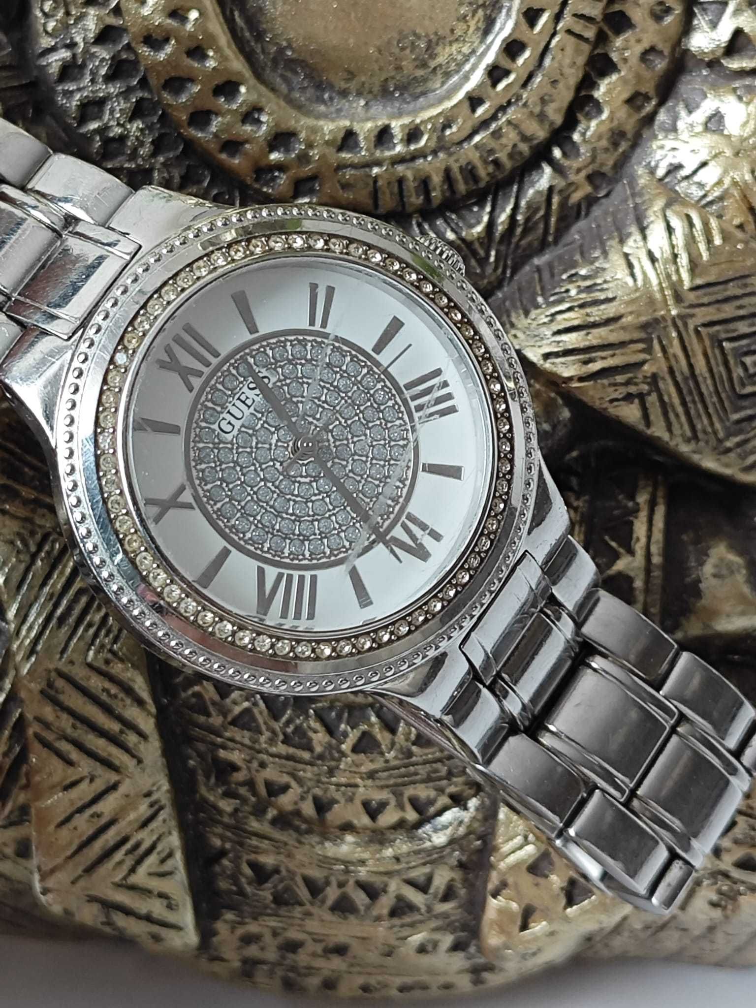 Женски часовник Guess