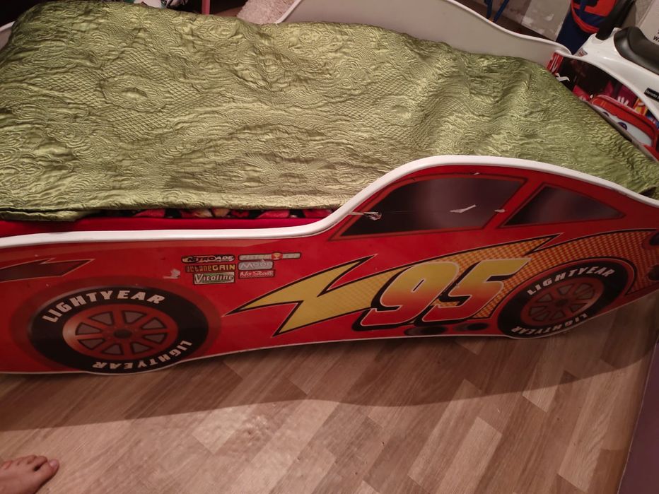 Продам кровать детскую