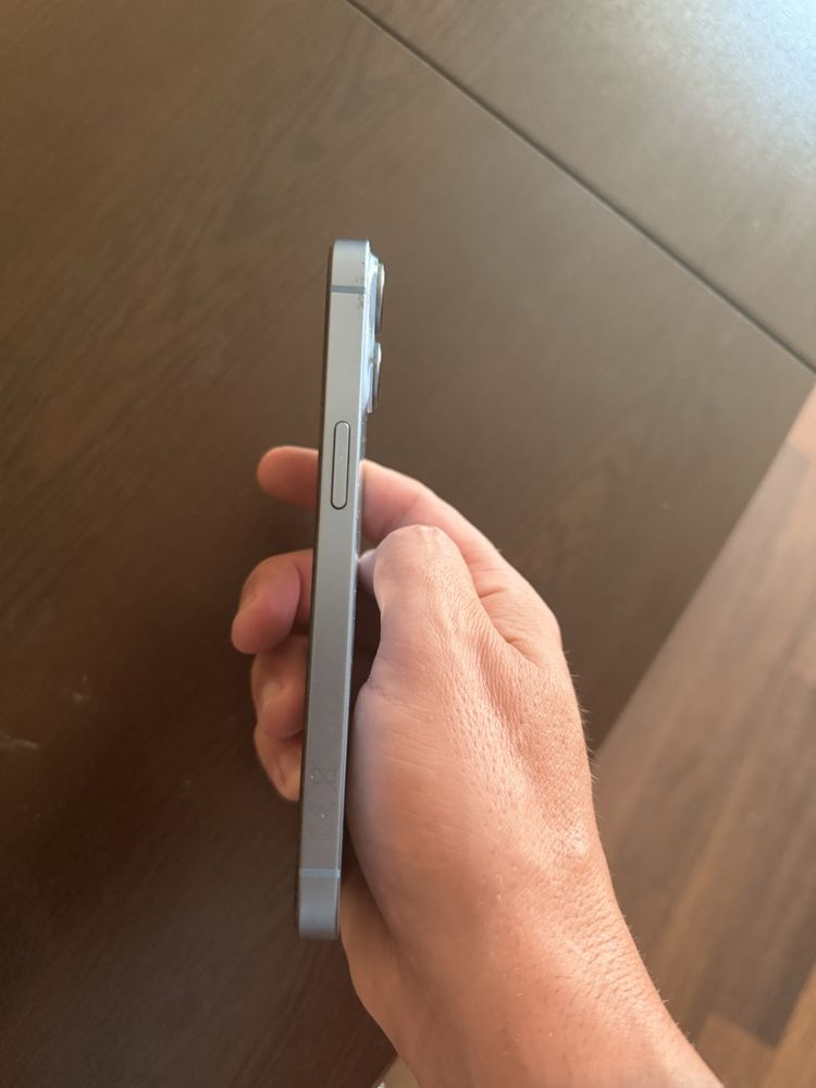 Продавам iphone 14