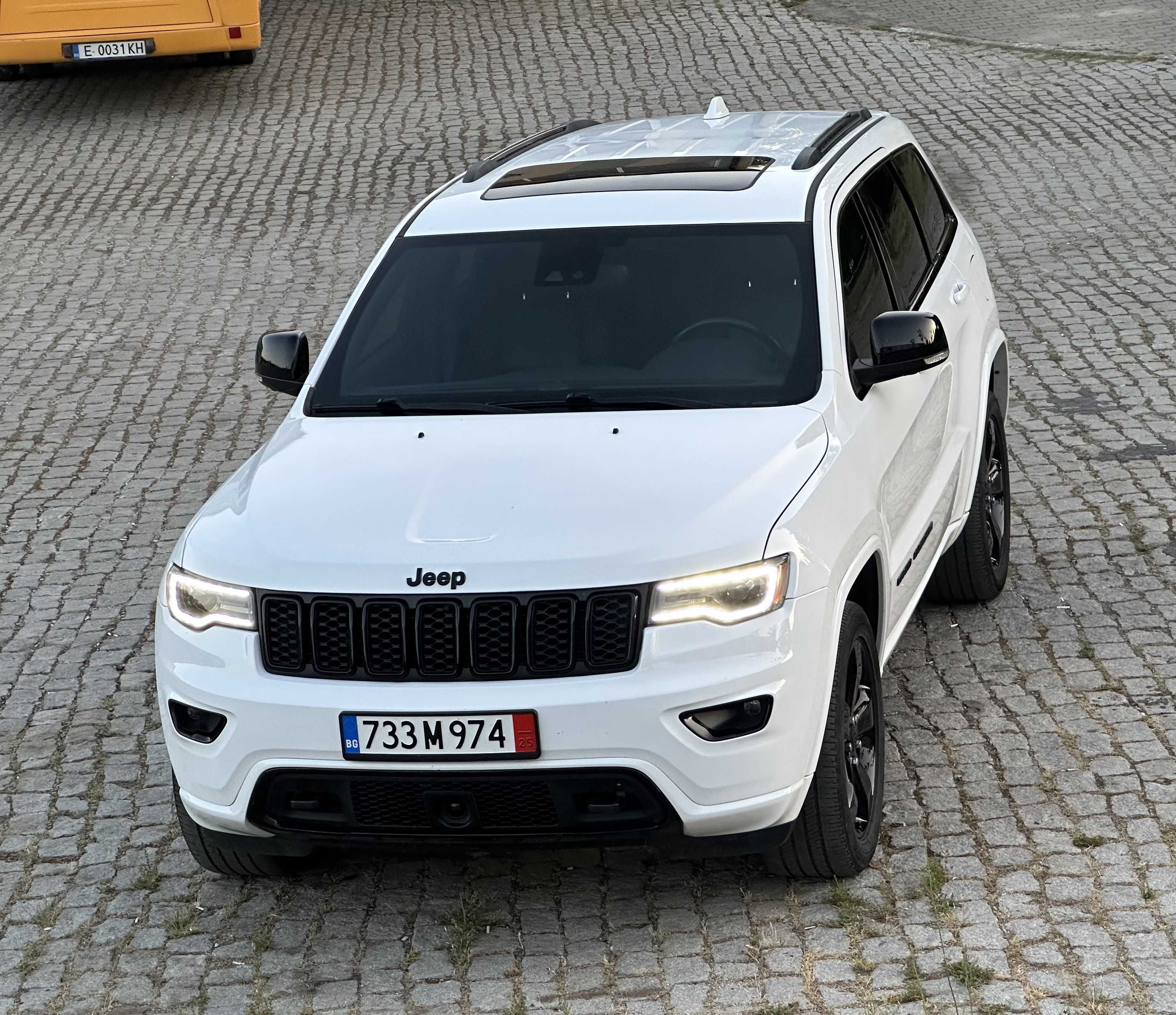 Jeep Grand Cherokee Laredo 4x4, 37 000 км., Black&White Edition
