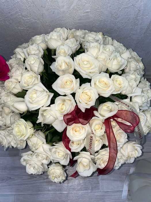 101 роза белыыые