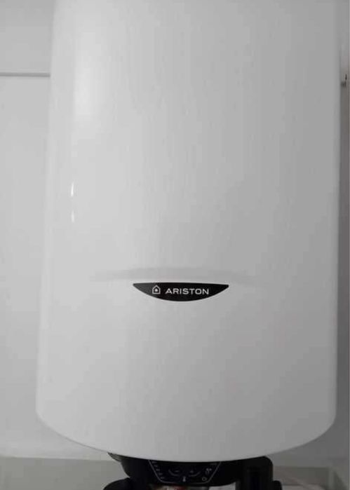 Boiler electric 100 l Ariston,cu touch
